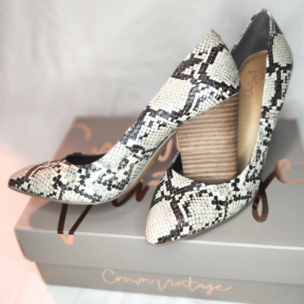 CROWN VINTAGE SNAKE PRINT HEELS - Picture 2 of 7